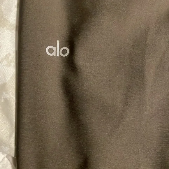 Alo Yoga airlift 7/8 leggings - Picture 5 of 7